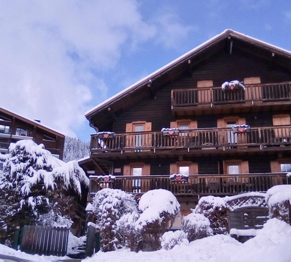 CHALET LES ARAVIS Chalets et Appartements Le Grand-Bornand Extérieur photo