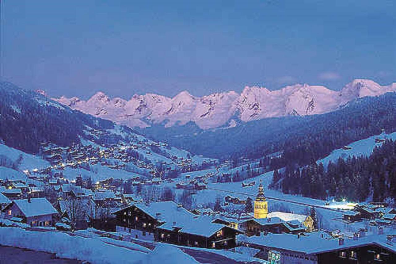 CHALET LES ARAVIS Chalets et Appartements Le Grand-Bornand Extérieur photo