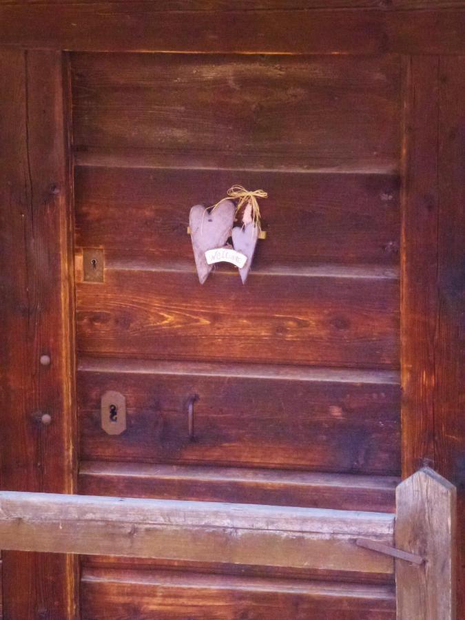 CHALET LES ARAVIS Chalets et Appartements Le Grand-Bornand Extérieur photo
